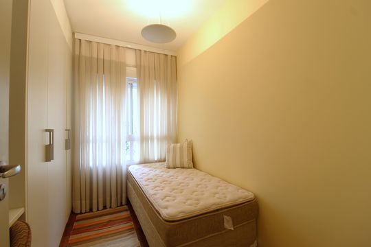 Quarto 1 de apartamento à venda com 2 quartos, 68m² em Vila Nova Conceição, São Paulo