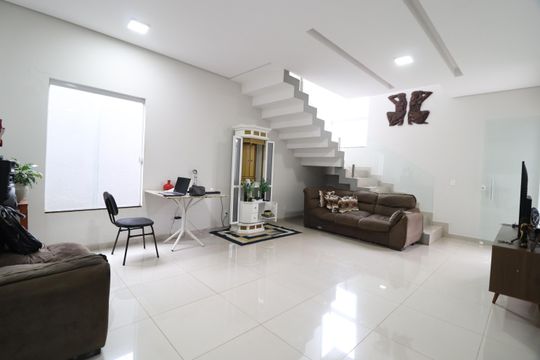 Sala de casa para alugar com 3 quartos, 150m² em Laranjeiras, Uberlândia
