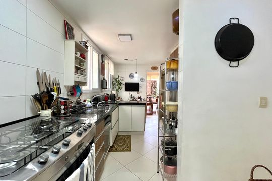 Cozinha de casa de condomínio à venda com 4 quartos, 181m² em Vila Nova Caledonia, São Paulo