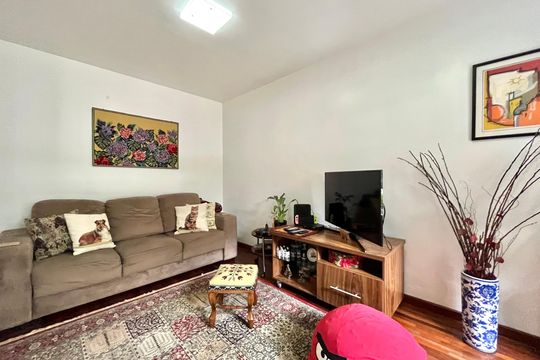 Sala de TV de casa de condomínio à venda com 4 quartos, 181m² em Vila Nova Caledonia, São Paulo
