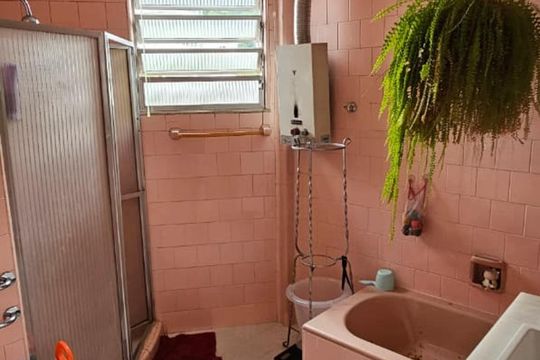 Banheiro de apartamento para alugar com 3 quartos, 83m² em Humaitá, Rio de Janeiro