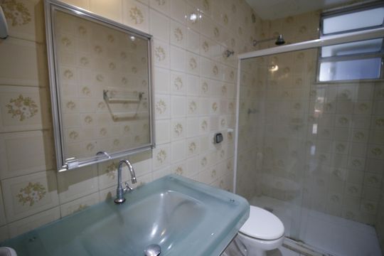 Banheiro social de apartamento à venda com 2 quartos, 79m² em Pechincha, Rio de Janeiro