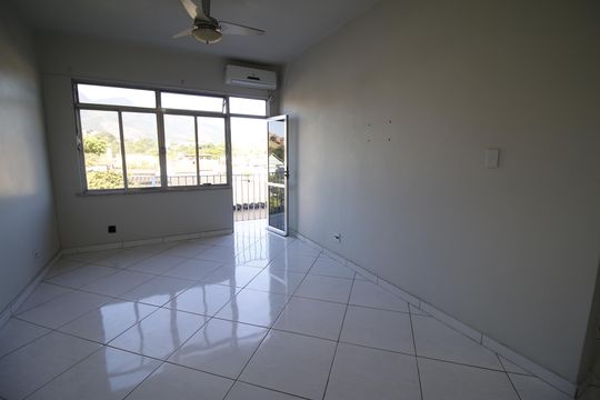Sala de apartamento à venda com 2 quartos, 79m² em Pechincha, Rio de Janeiro