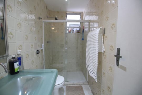 Banheiro Social de apartamento à venda com 3 quartos, 79m² em Pechincha, Rio de Janeiro