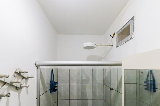 Banheiro de casa para alugar com 1 quarto, 30m² em Jardim Esmeralda, São Paulo