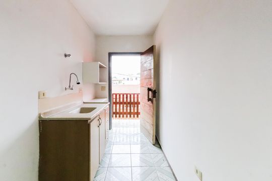 Cozinha de casa para alugar com 1 quarto, 30m² em Jardim Esmeralda, São Paulo