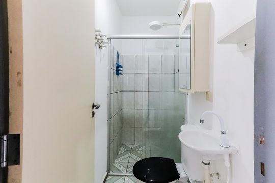 Banheiro de casa para alugar com 1 quarto, 30m² em Jardim Esmeralda, São Paulo