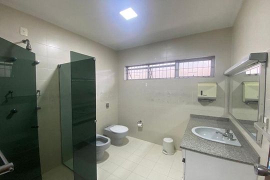 Casa à venda com 3 quartos, 367m² em Vila Gilda, Santo André