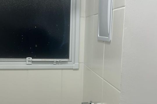 Banheiro de apartamento para alugar com 2 quartos, 54m² em Jardim Recanto Suave, Cotia