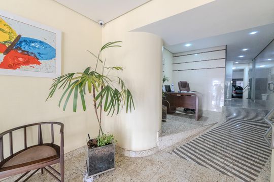 Hall de entrada de apartamento à venda com 2 quartos, 92m² em Bela Vista, São Paulo