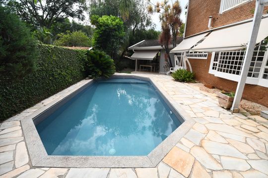Piscina de casa à venda com 4 quartos, 360m² em Cidade Universitária, Campinas