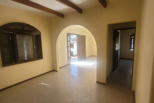 Sala  de casa para alugar com 4 quartos, 240m² em Chácara das Pedras, Porto Alegre