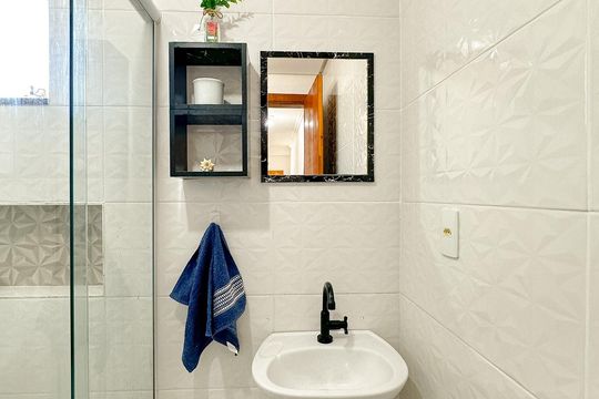 Banheiro de apartamento para alugar com 2 quartos, 80m² em Ingleses do Rio Vermelho, Florianópolis