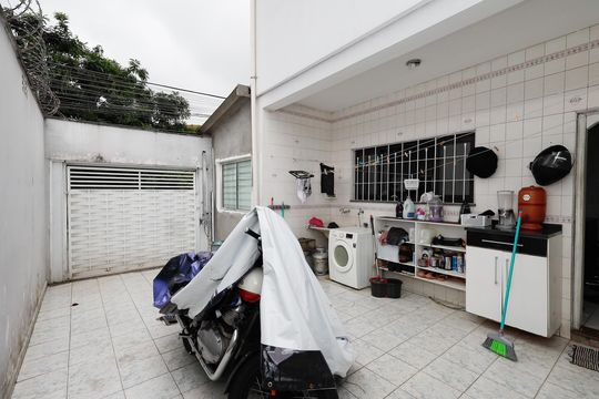 Área de Serviço de casa à venda com 4 quartos, 128m² em Jardim Guanca, São Paulo