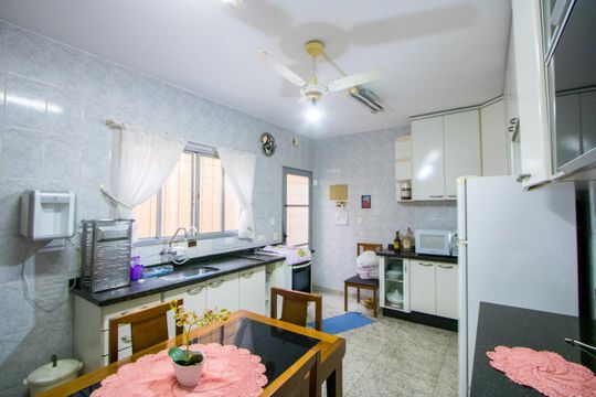 Casa 2 - Cozinha de casa para alugar com 3 quartos, 250m² em Vila Guarará, Santo André