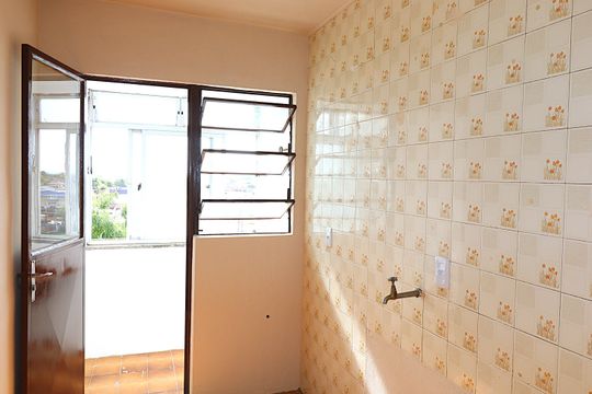 Cozinha de apartamento à venda com 2 quartos, 66m² em Humaitá, Porto Alegre