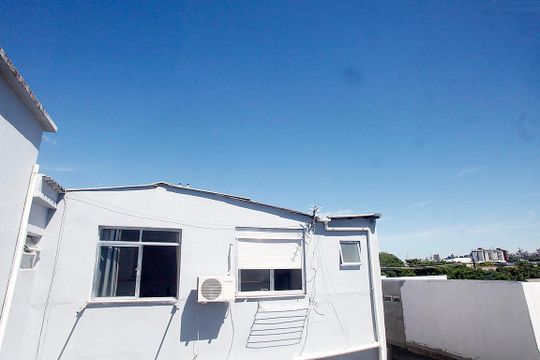 Sala 2 Vista de apartamento à venda com 2 quartos, 112m² em Azenha, Porto Alegre