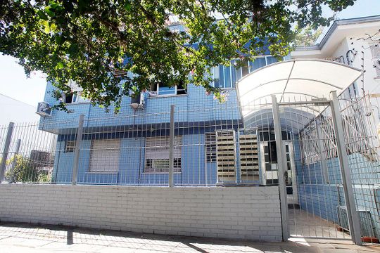 Fachada de apartamento à venda com 2 quartos, 112m² em Azenha, Porto Alegre