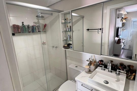 Banheiro de apartamento à venda com 2 quartos, 90m² em Petrópolis, Porto Alegre