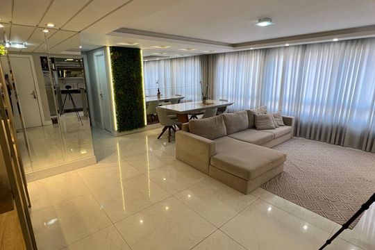 Sala de apartamento à venda com 2 quartos, 90m² em Petrópolis, Porto Alegre