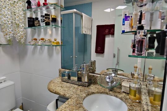 Banheiro de apartamento à venda com 2 quartos, 54m² em Vila Esperança, São Paulo