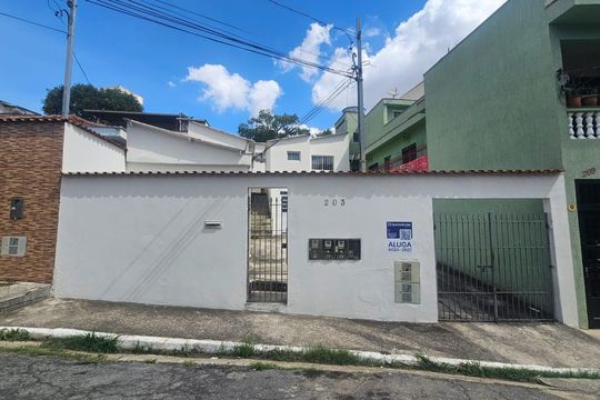 Fachada de casa para alugar com 1 quarto, 30m² em Vila Euthalia, São Paulo
