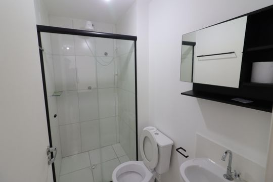 Banheiro de apartamento à venda com 2 quartos, 38m² em Metalúrgicos, Osasco