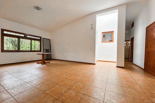 Casa de Condomínio à venda com 3 quartos, 750m² em Nacional, Belo Horizonte