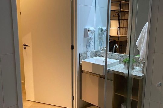 Banheiro de apartamento para alugar com 1 quarto, 27m² em Paraíso, São Paulo