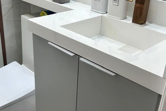 Banheiro de apartamento à venda com 2 quartos, 51m² em São Pedro, Osasco