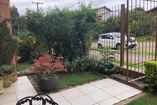 Casa de Condomínio à venda com 3 quartos, 188m² em Espírito Santo, Porto Alegre