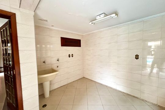 Área de Serviço de casa à venda com 8 quartos, 372m² em Vila Rosalia, Guarulhos