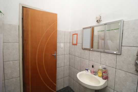 Banheiro de casa à venda com 2 quartos, 102m² em Vila Ema, São Paulo