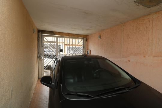 Garagem de casa à venda com 2 quartos, 102m² em Vila Ema, São Paulo