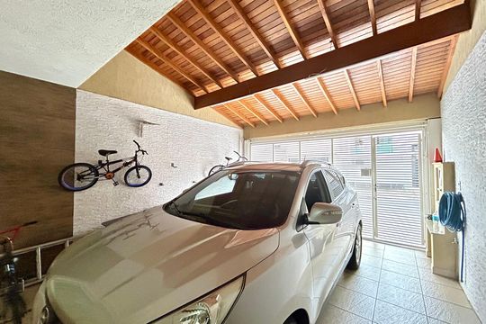Garagem de casa à venda com 3 quartos, 173m² em Jardim do Papai, Guarulhos