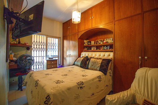 Quarto 1 de apartamento à venda com 4 quartos, 87m² em Tijuca, Rio de Janeiro