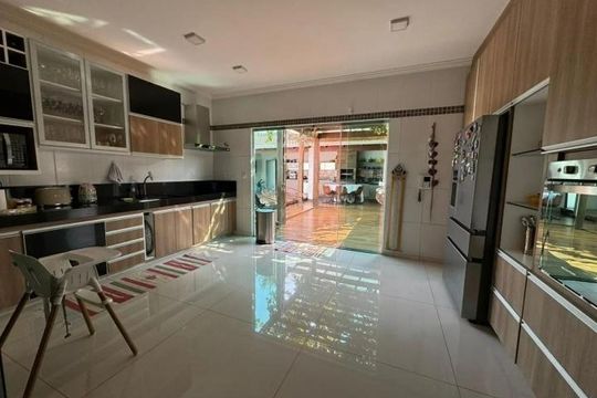 Casa para alugar com 3 quartos, 286m² em Cidade Jardim, Uberlândia