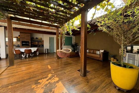 Casa para alugar com 3 quartos, 286m² em Cidade Jardim, Uberlândia