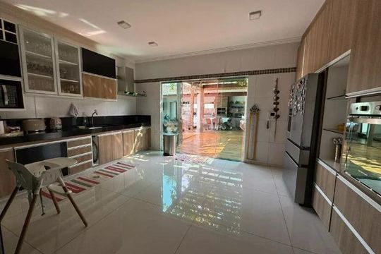 Casa para alugar com 3 quartos, 286m² em Cidade Jardim, Uberlândia