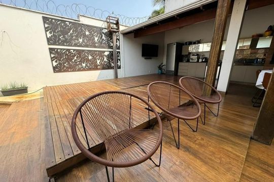 Casa para alugar com 3 quartos, 286m² em Cidade Jardim, Uberlândia