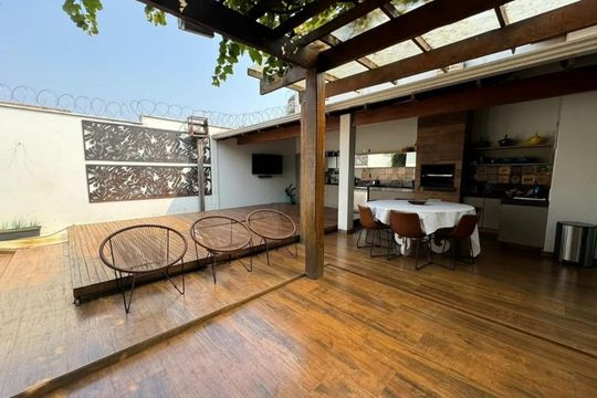 Casa para alugar com 3 quartos, 286m² em Cidade Jardim, Uberlândia