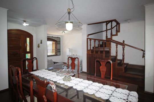 Casa à venda com 5 quartos, 435m² em Chácara das Pedras, Porto Alegre