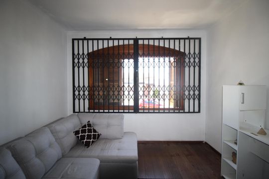 Sala de casa à venda com 5 quartos, 435m² em Chácara das Pedras, Porto Alegre