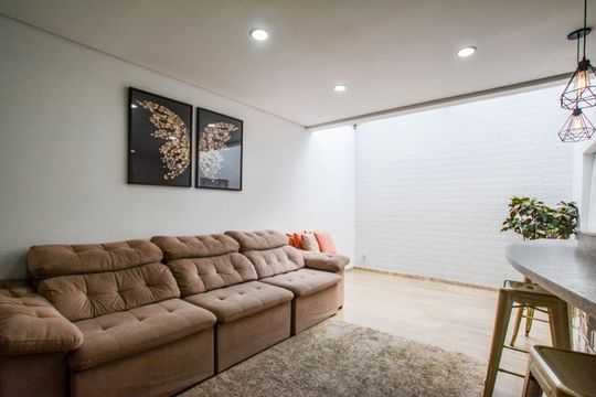 Sala de casa de condomínio à venda com 4 quartos, 150m² em Utinga, Santo André
