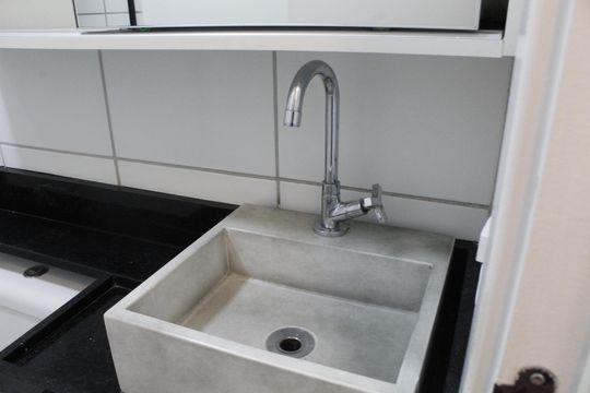 Banheiro Social de apartamento à venda com 3 quartos, 56m² em Taquara, Rio de Janeiro
