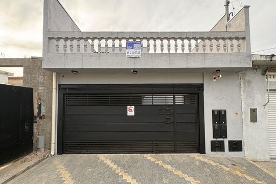 Fachada de casa para alugar com 1 quarto, 70m² em Vila Ema, São Paulo