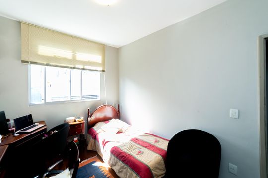 Quarto 1 de apartamento para alugar com 4 quartos, 300m² em Santo Antônio, Belo Horizonte