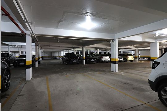 Área comum - Garagem de apartamento à venda com 3 quartos, 95m² em Vila Ipiranga, Porto Alegre