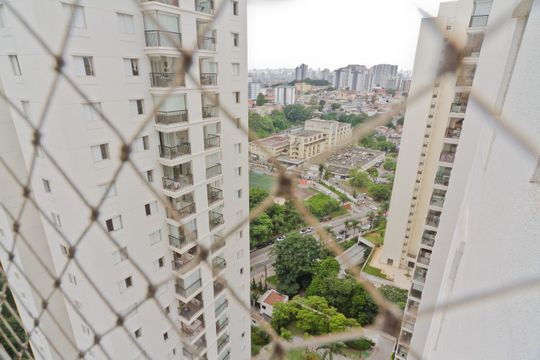 Vista de apartamento à venda com 3 quartos, 81m² em Vila Amélia, São Paulo