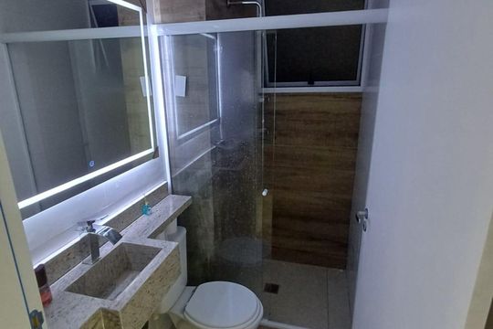 Banheiro de apartamento para alugar com 2 quartos, 44m² em Vargem Pequena, Rio de Janeiro